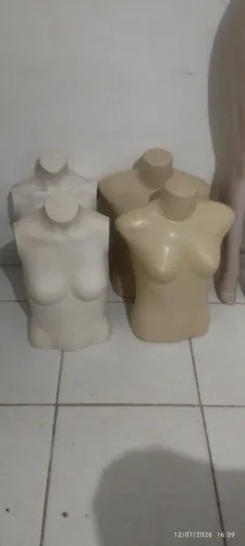 Vendo bustos e manequim