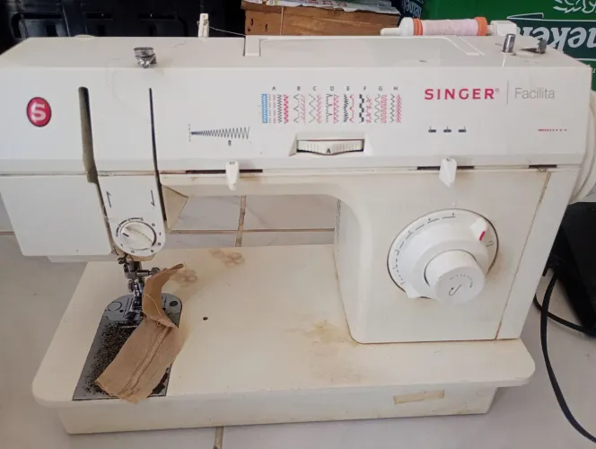 Máquina Singer Nova