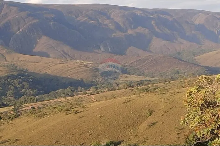 Sítio na Serra da Canastra  Delfinópolis, MG 54 Hectares (22 Alqueires Paulistas) no Coraç