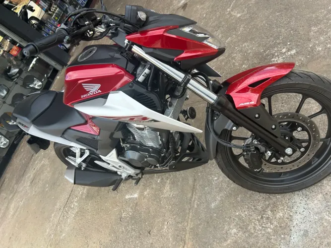 Oportunidade moto Cb 300 nova