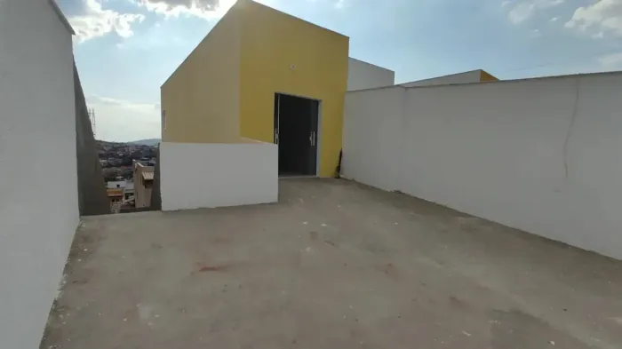 Casa em Rua Raposos - São Pedro - Esmeraldas/MG