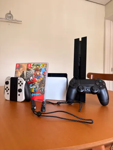 VENDO PS4 + NINTENDO SWITCH OLED COM JOGOS (NAO VENDO SEPARADAMENTE)