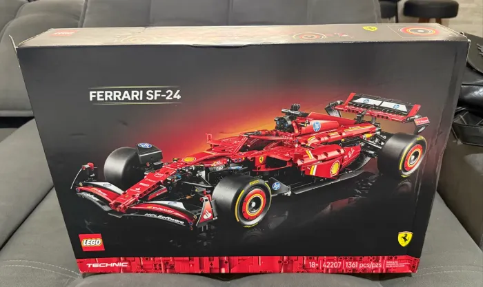 Caixa Lego Ferrari SF-24 Vazia