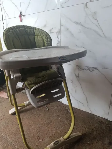 Cadeirinha de alimentação 