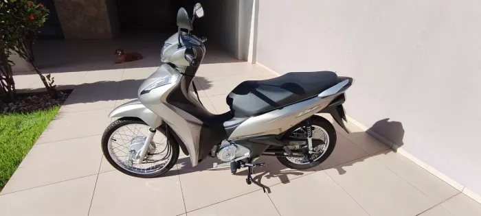 Honda Biz 110i 2024 Prata