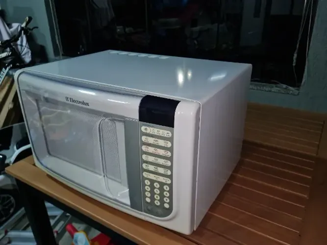Microondas Eletrolux MEF41 31L 220v