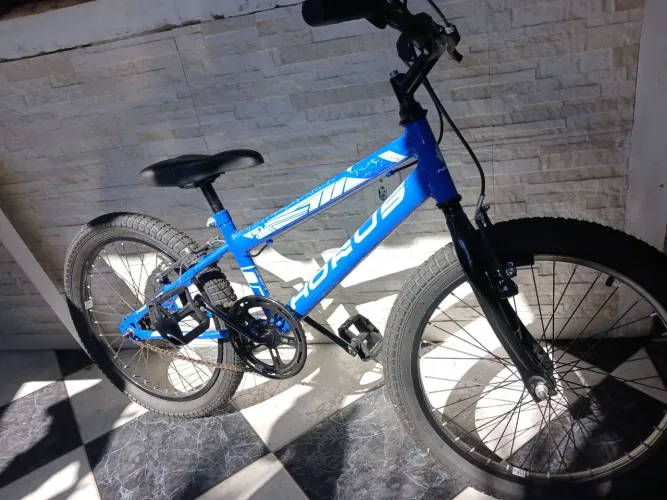 Bicicleta aro 20 com Rodinhas de Led 