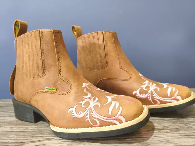 Bota feminina vaquejada