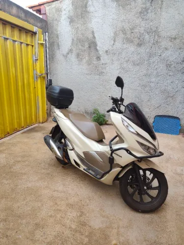 Honda PCX 150 DLX 2019/2019 20.600km particular