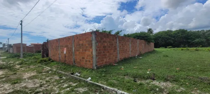 Lote 300m2 a venda no Paracuru 12m frente por 25m de fundo
