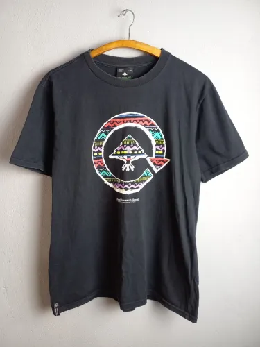 CAMISETA LRG LIFTED RESEARCH GROUP PRETA ESTAMPADA TAMANHO M STREETWEAR