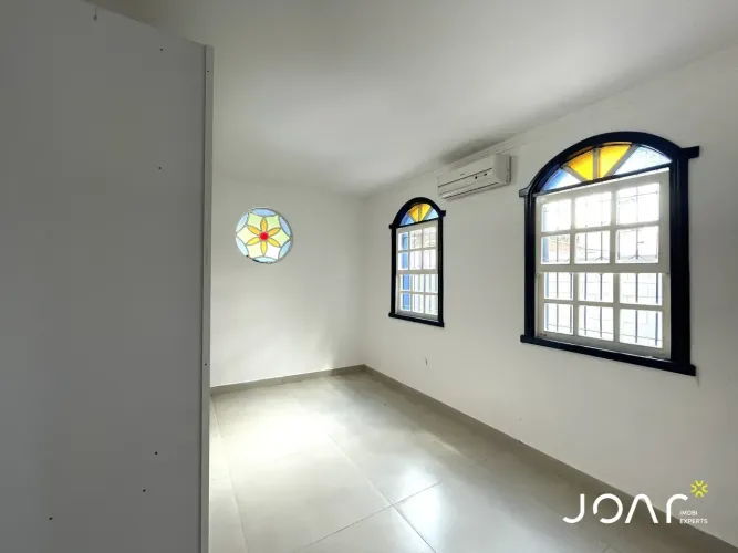 Casa colonial em 330 m² com 4 quartos e 3 suítes no Planalto