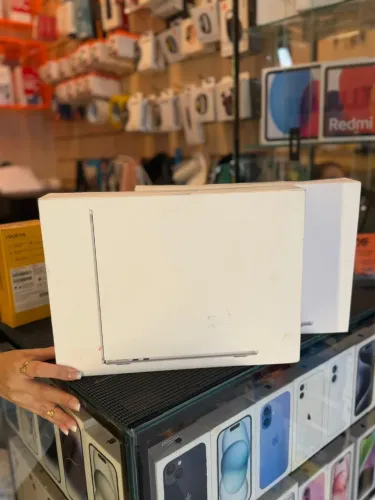 MacBook M5 512 GB 24 de ram midnight somente venda 