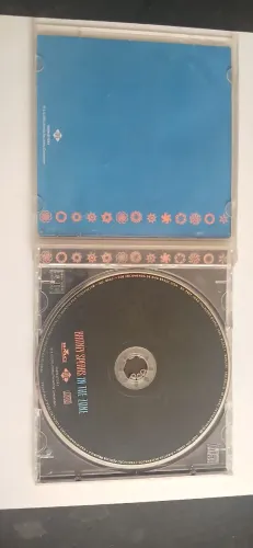 CD original Britney Spears - In the Zone, edição nacional.  