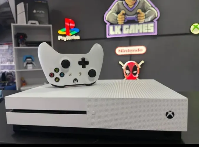 Xbox One S - 1 terá (LOJA FISICA JUNDIAI)