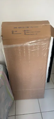 Vendo mini berço com colchão, Na cor branca, 