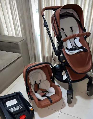 Carrinho marca Lillet Cand com base isofix 3 peças, Moisés, bebê conforto, e passeio.