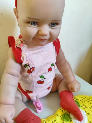 Boneca Sophia modelo reborn realista