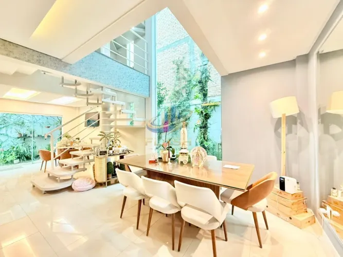 Locação anual casa 4 suítes Nações - Balneário Camboriú
