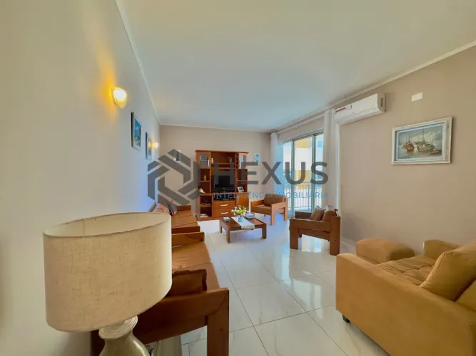 Apartamento frente mar reformado com varanda vista mar e lazer nas Pitangueiras, Guarujá