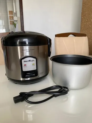 Panela Elétrica Britânia 5 xícaras 127V - Usada