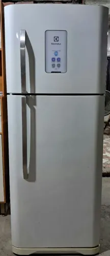 Geladeira Electrolux FrostFree.