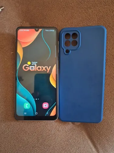 Eu ganhei outro celular esse aqui e top muito bom pra vender logo * ja tem capin1e