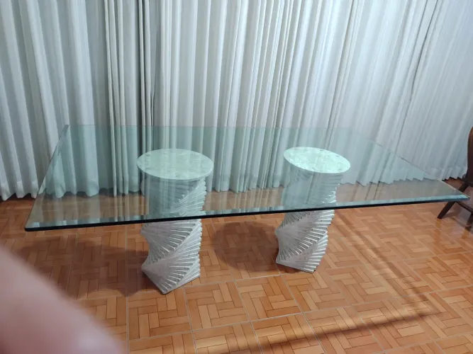 MESA DE VIDRO DUPLO TEMPERADO COM BASES EM MÁRMORE