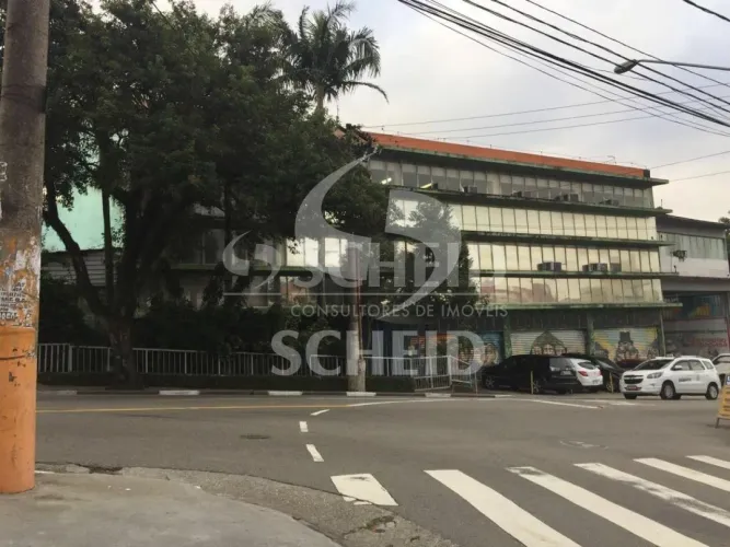 Galpão de 4900m2 com um prédio de escritórios agregado, em ótima localização em São João C