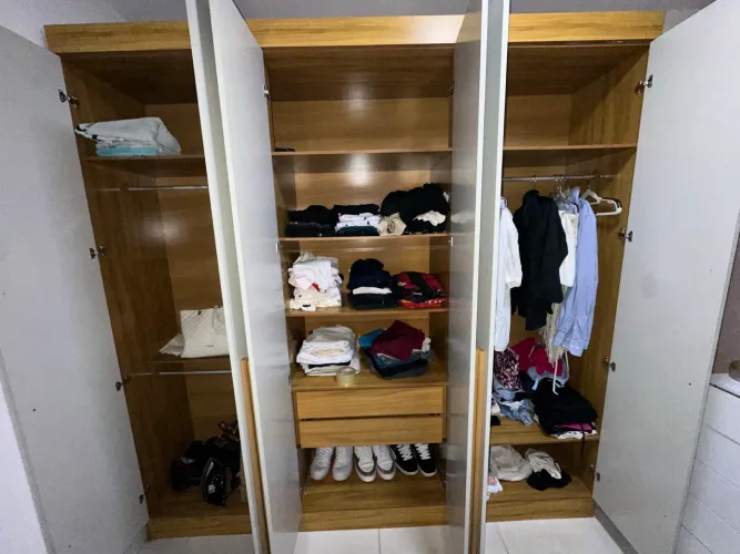 Guarda-Roupa Casal 6 Portas - Menos de 1 Ano de Uso