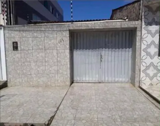 - Casa na Divineia