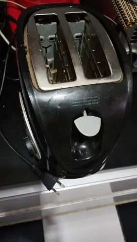 Torradeira elétrica Britânia 
