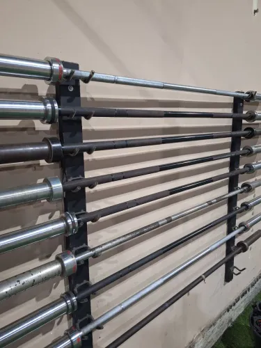 Tenho 2 barras masculinas de 20kg de LPO. Excelente estado, rolamento ok