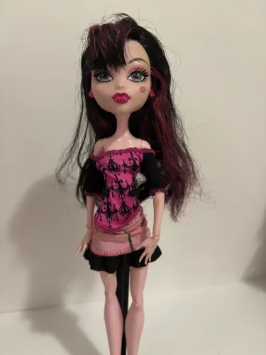 Boneca monster high draculaura 