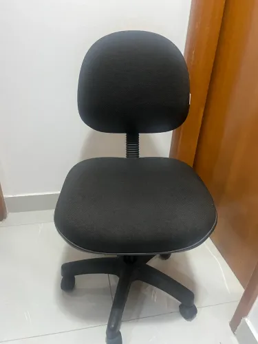 Cadeira de Escritório Preta Giro (Para conserto do pistão)