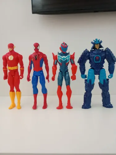 Bonecos super heróis 