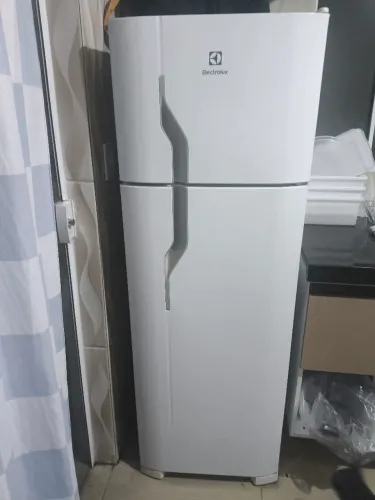 Geladeira/Refrigerador Duplex Electrolux 260 Litros Cycle Defrost Branco DC35A - 110V