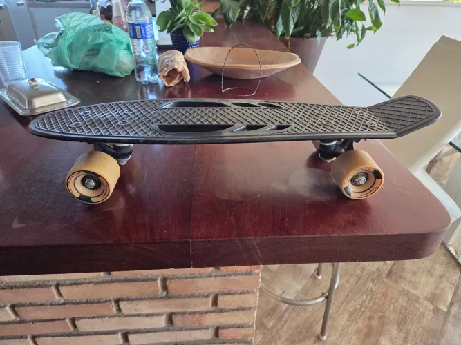 Skate Cruiser Traxart Original com Rodas de PU