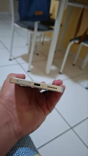 Vendo um xiaome poco F7 novo