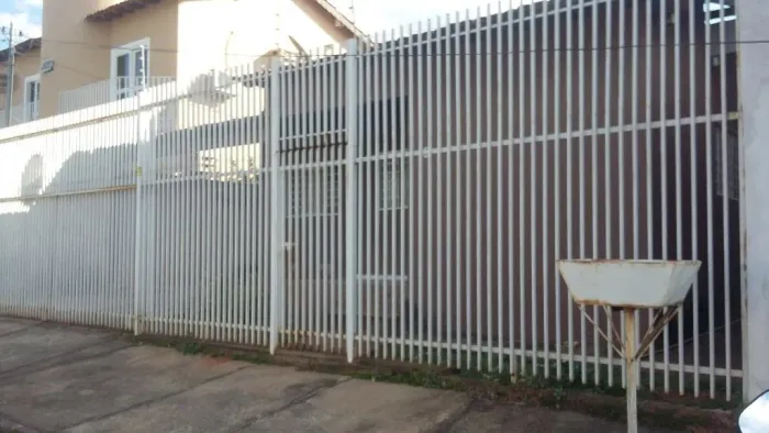 Casa com 3 dormitórios para alugar, 123 m² por R$ 1.667,45/mês - Tancredo Neves - Cuiabá/M