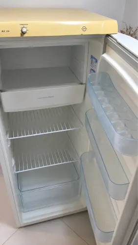 Geladeira Electrolux RE26 - Funcionando Perfeitamente