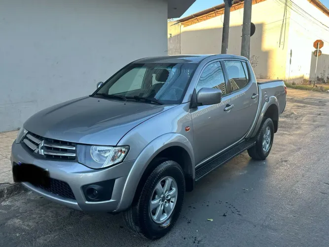 Mitsubishi L200 Triton HLS 2.4 Flex 16V CD Mec. 2015