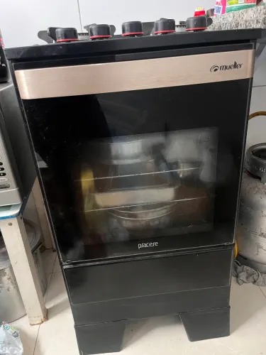 Vende-se esse fogão semi novo