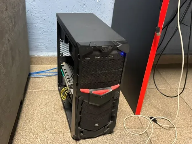 PC gamer - RX580 - I5-9400 - 1,2TB SSD - 8GB Ram - PC Zero, sem detalhes.