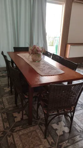 Mesa de jantar com 8 cadeiras