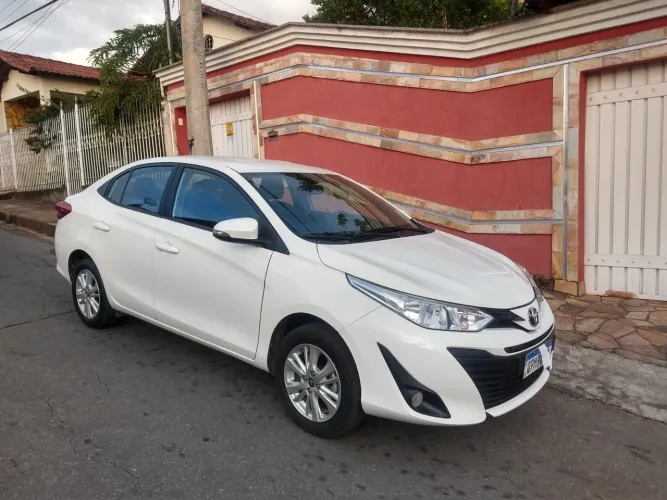 Toyota Yaris XL Sedan 1.5 Flex 16V 4P Aut. 2019