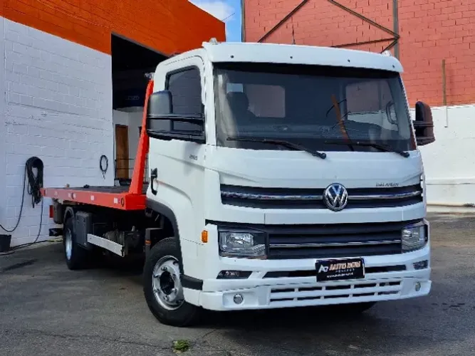 vw 11180 2024 plataforma 6,20 mts com asa delta oportunidade