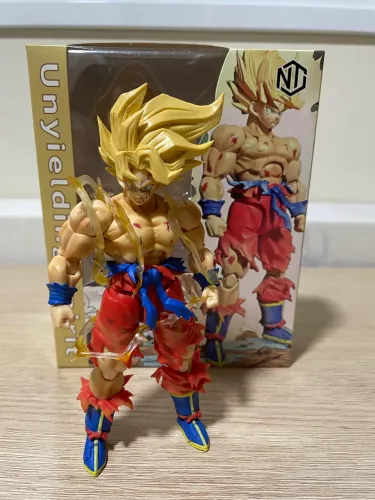 Goku Dragon Ball Super Sayajin estilo Figuarts Bandai