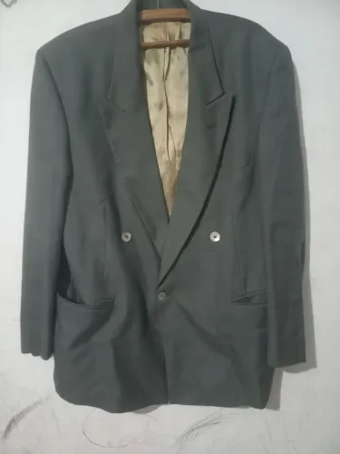 Vende-se Paletó