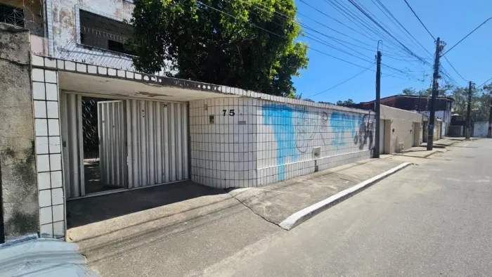 Casa duplex de 4 quartos no conjunto Ceará